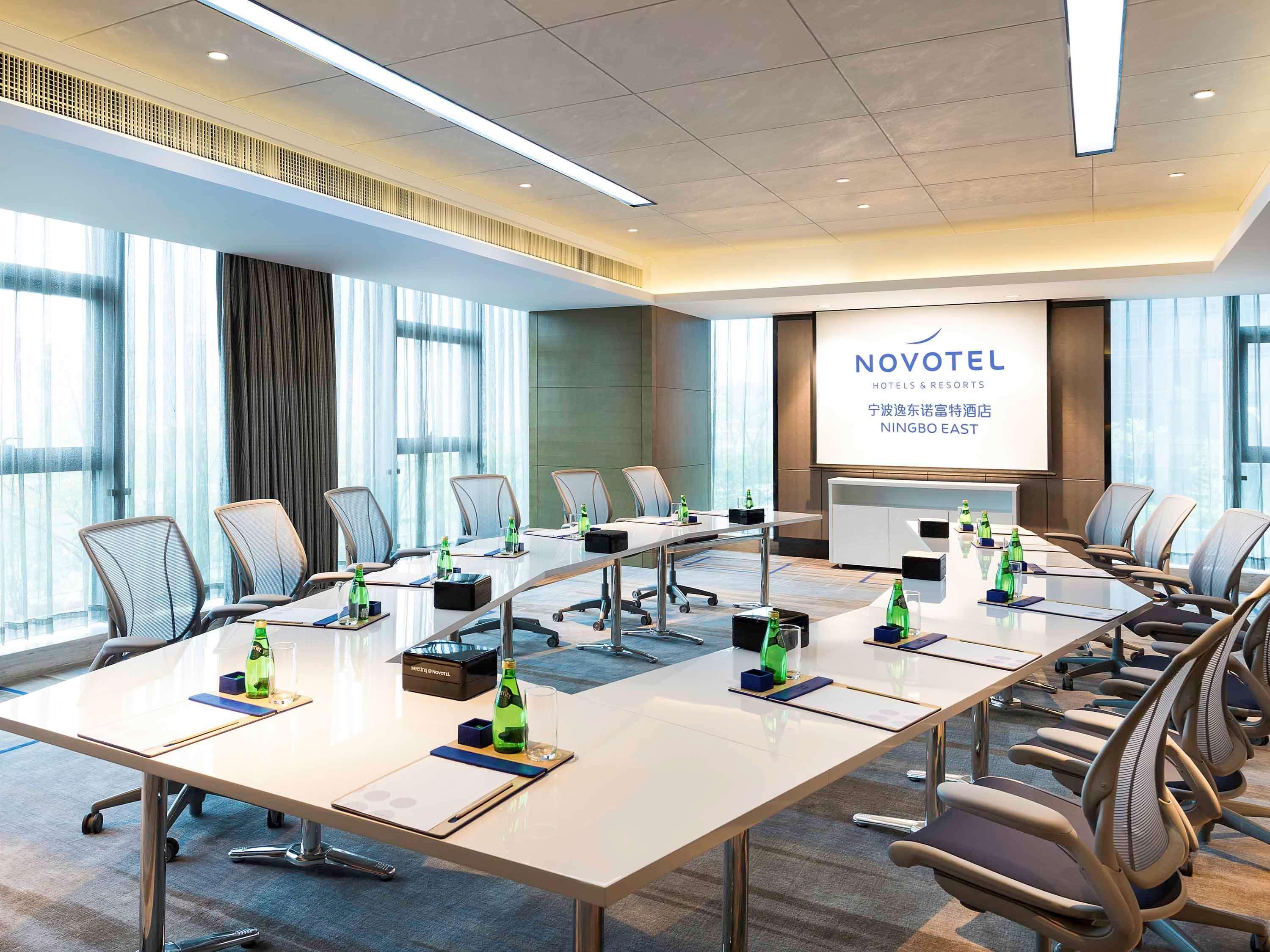 Novotel Ningbo East Buitenkant foto
